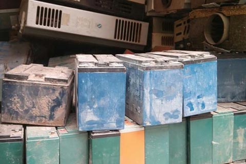 郑州上街附近回收叉车蓄电池-正规公司回收电池-上门回收三元锂电池